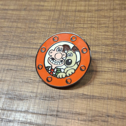 Wallace and Gromit Pin Badge (Pawprint)
